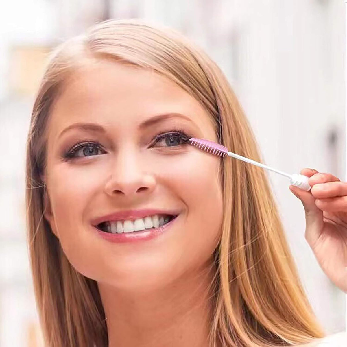50 Pieces Disposable Mascara Brushes Eyelash Brush Lash Wand Diamond Mascara Wands with Tube Makeup