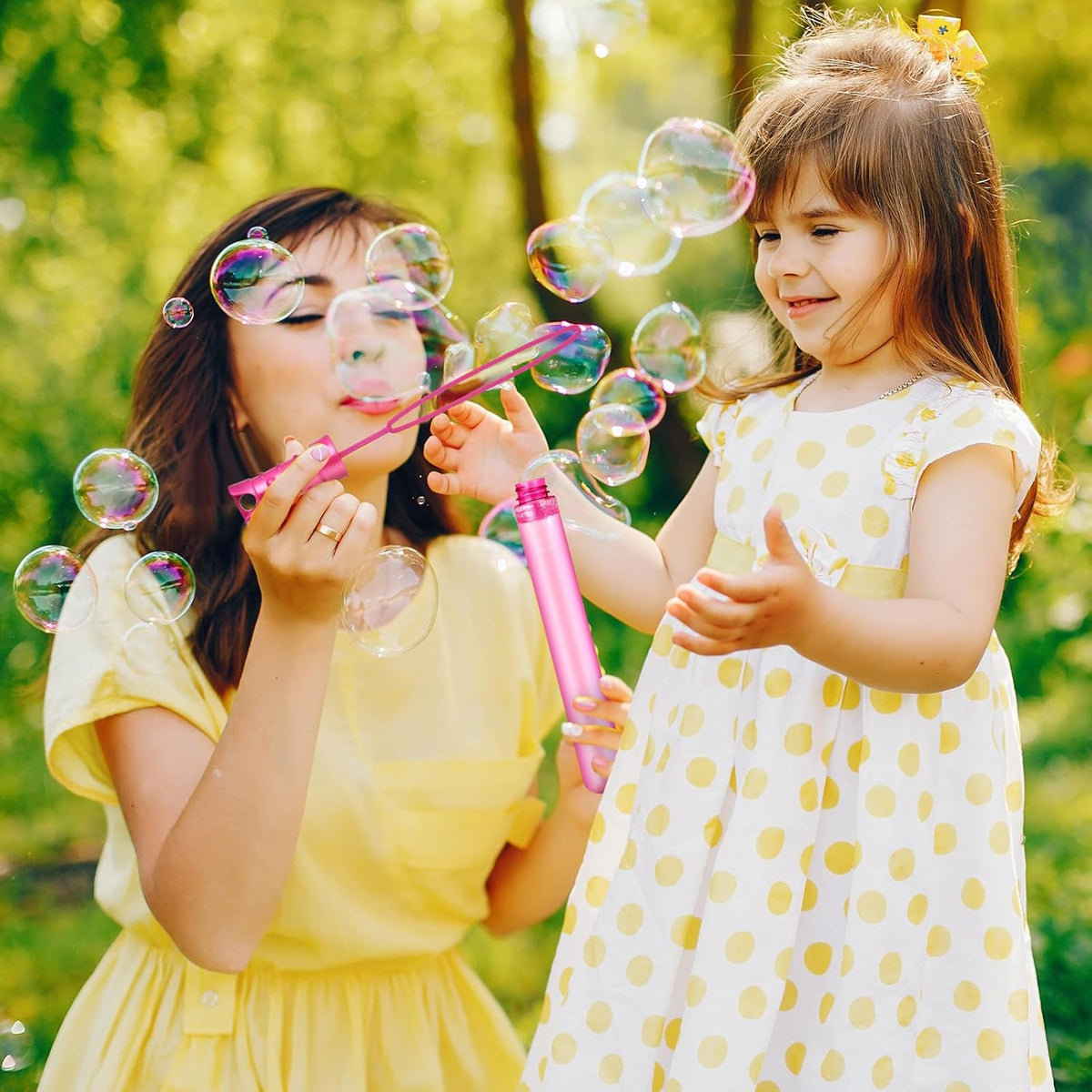 Bubble Wand, 60 Pcs Bubble Wands Bulk in 6 Colors, Bubble Party Favors for Kids, Summer Toys