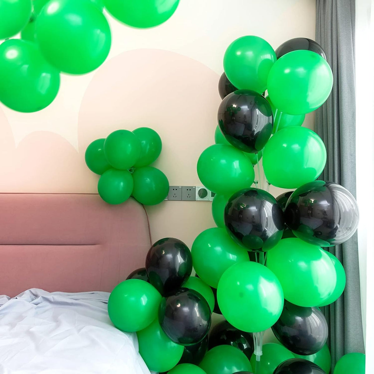 100pcs Green Balloons, Helium Quality 12 inch Green Latex Party Balloon for Birthday, Christmas