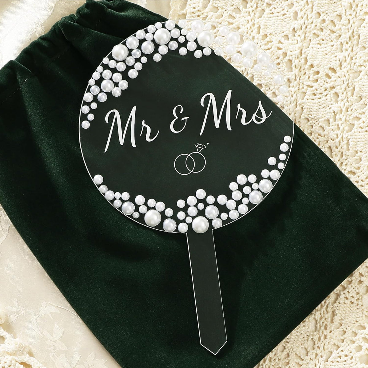 Coucoland Mr and Mrs Cake Topper - Round Acrylic Wedding Cake Decor with Elegant Pearls for