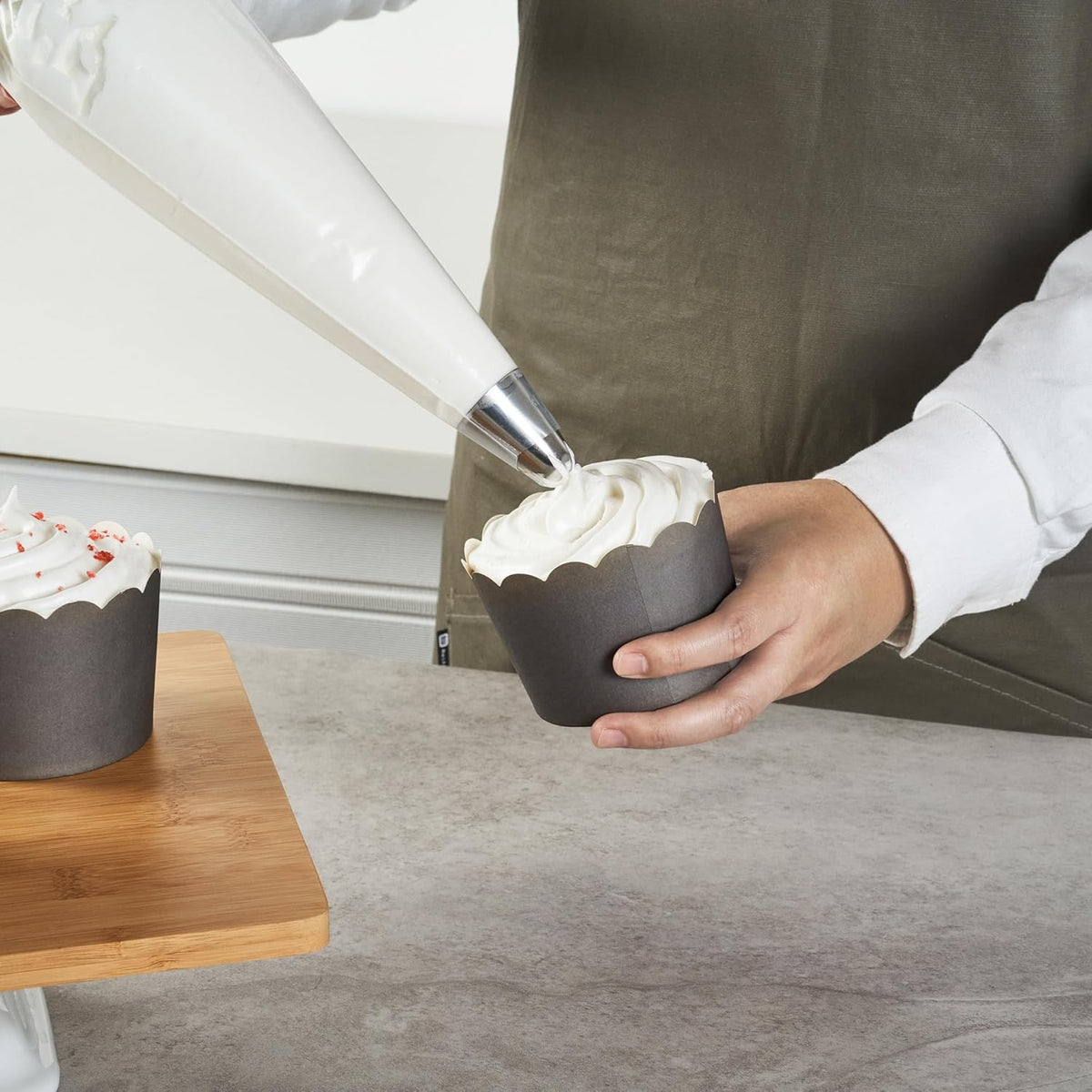 Panificio 10 Ounce Cupcake Wrappers, 200 Scalloped Baking Cups - Oven-Ready, Greaseproof, Gray