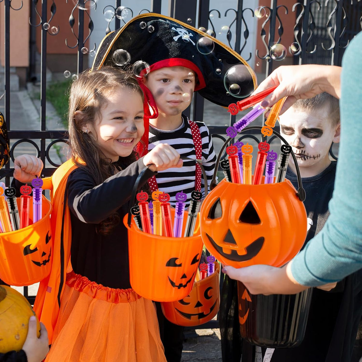 SpringFlower 80 PCS Halloween Party Favor For Kids, Halloween Mini Bubble Wands Halloween Gifts For