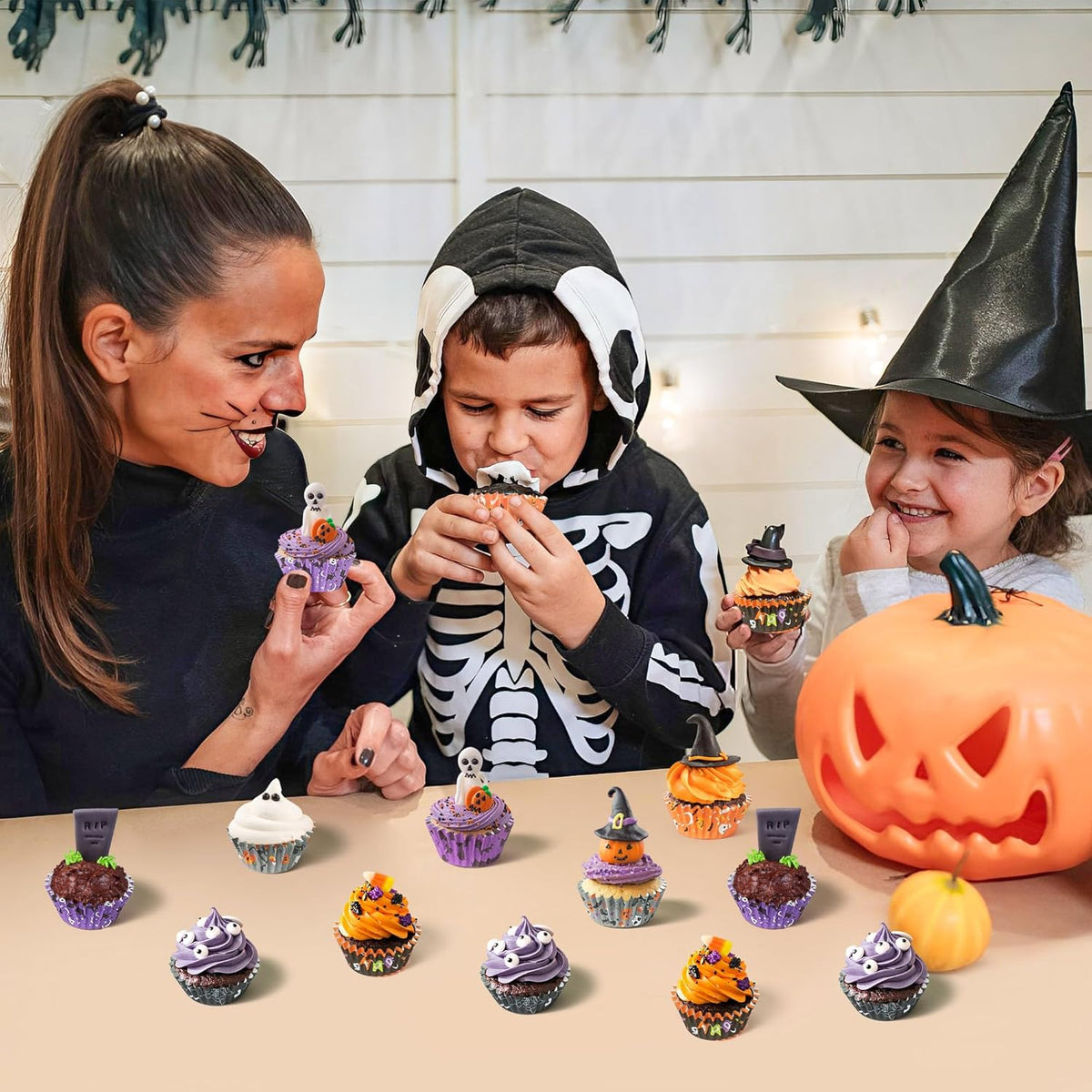 COcnny Halloween Mini Cupcake Liners - 600pcs Halloween Candy Baking Cups Muffin Cupcakes Wrappers
