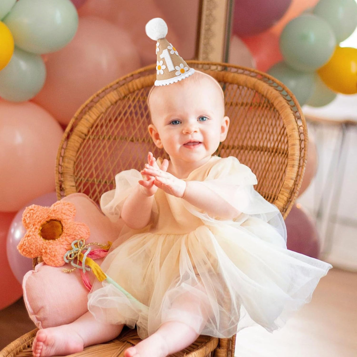 WAWUO Sweet Daisy Themed Birthday Hat - Party Decorations for Baby Girl or Boy's First Birthday