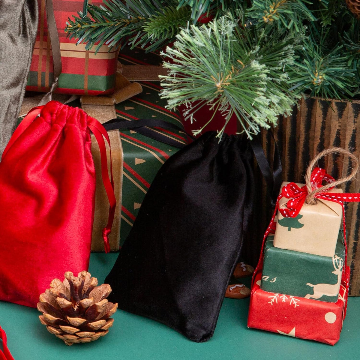 QIANF 12pcs Black Velvet Drawstring Bags 3x4 inches Mini Velvet Cloth Gift Bags Jewelry Pouches for