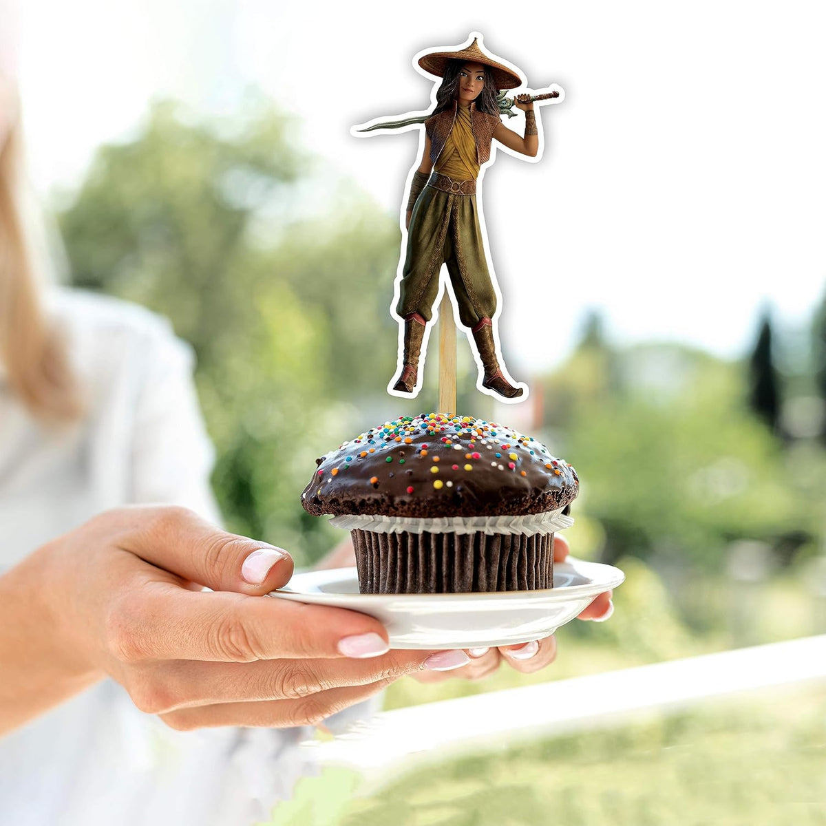 "Raya and the Last Dragn Cupcake Topper – Princess and Fantasy-Themed Party Decoration – Colorful