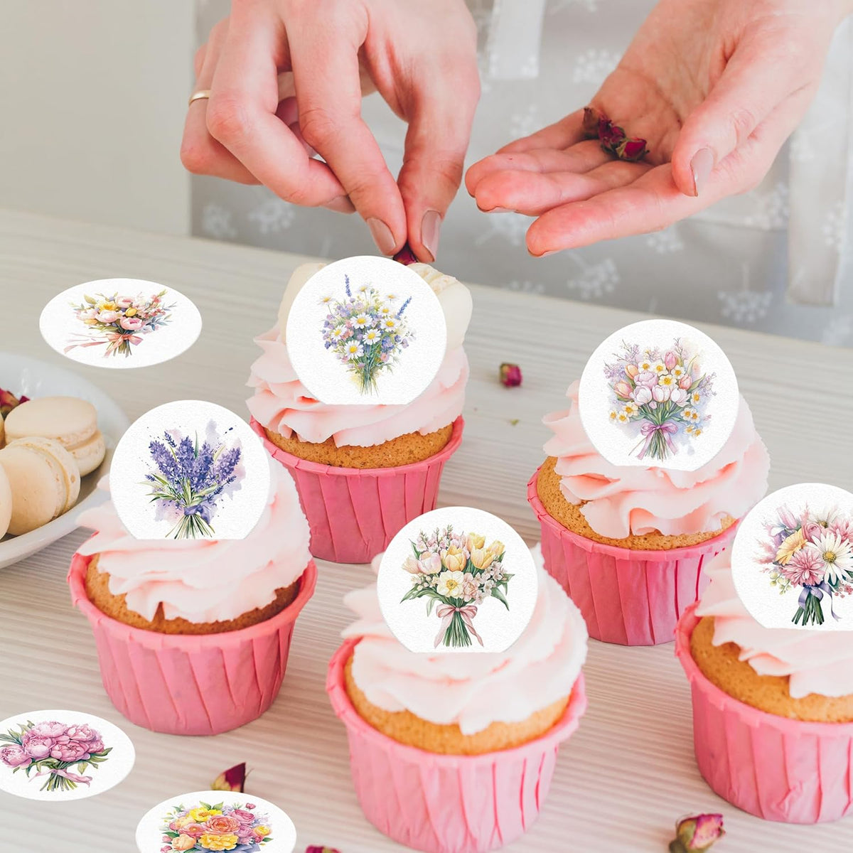 36PCS Edible Flower Bouquet Cupcake Toppers Wafer Paper Roses Daisy Lavender Flower Bouquet