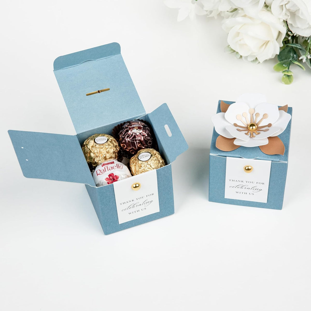 FEIYI 20 PCS Candy Boxes, 3 In 1 Dusty Blue Favor Boxes with Floral Decor, White Thank You Tags