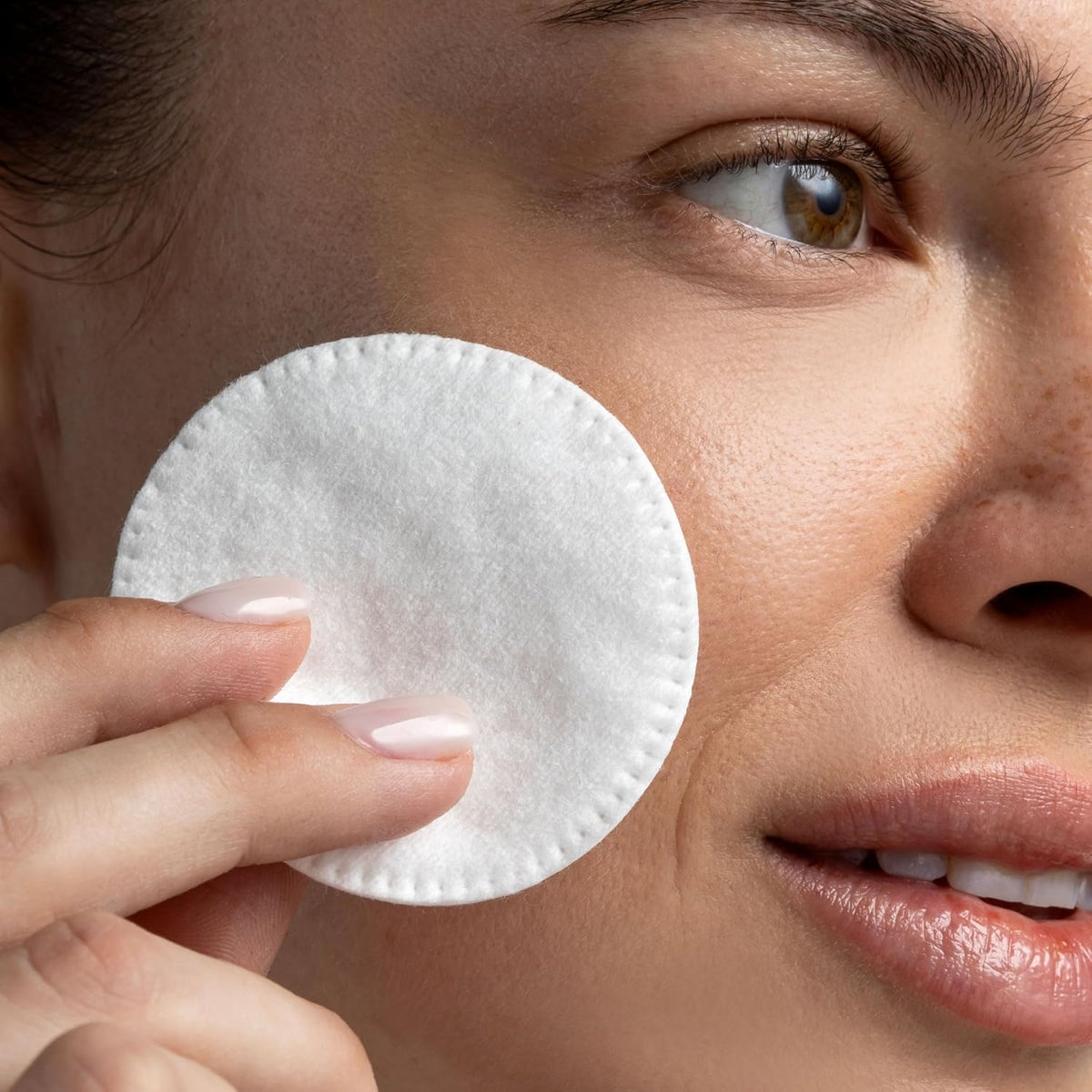 Cliganic Premium Cotton Rounds for Face (300 Count) - Makeup Remover Pads, Hypoallergenic