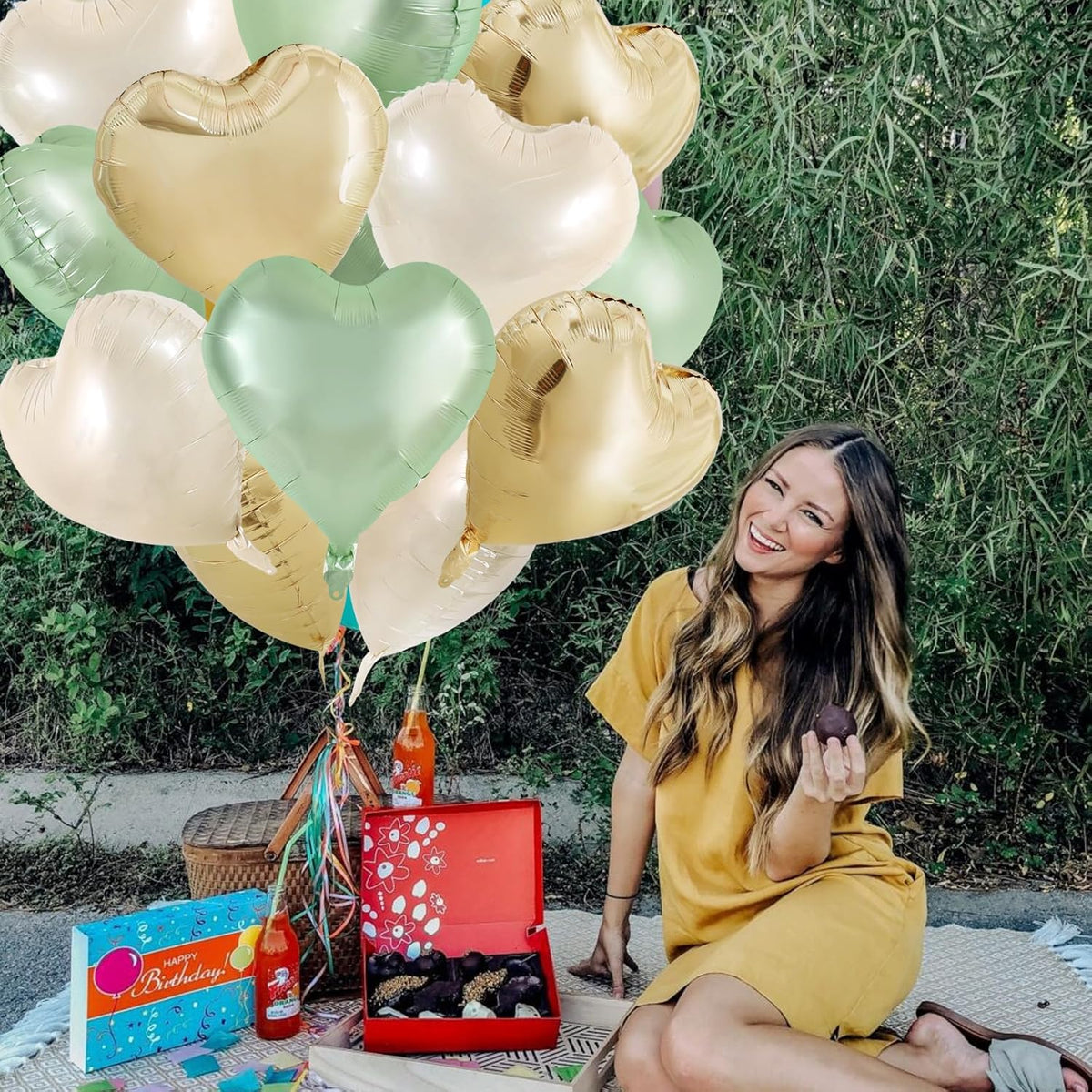 TONIFUL 15Pcs Sage Green Gold Heart Balloons 18 Inch Green Cream White Heart Shape Foil Mylar