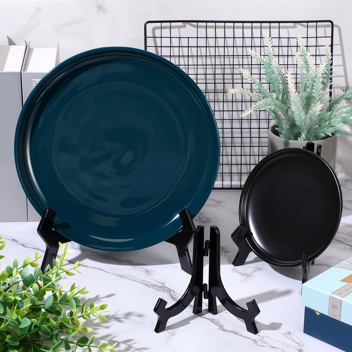 HESTYA 3 Pieces 4.5/7/9.8 Inch Black Acrylic Easels Display Stands Plate Stands Holders to Display