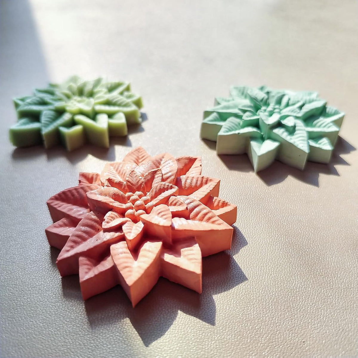 2PCS Christmas Holly Leaf Silicone Molds, Christmas Chocolate Fondant Mold for Baking, Plant Leave