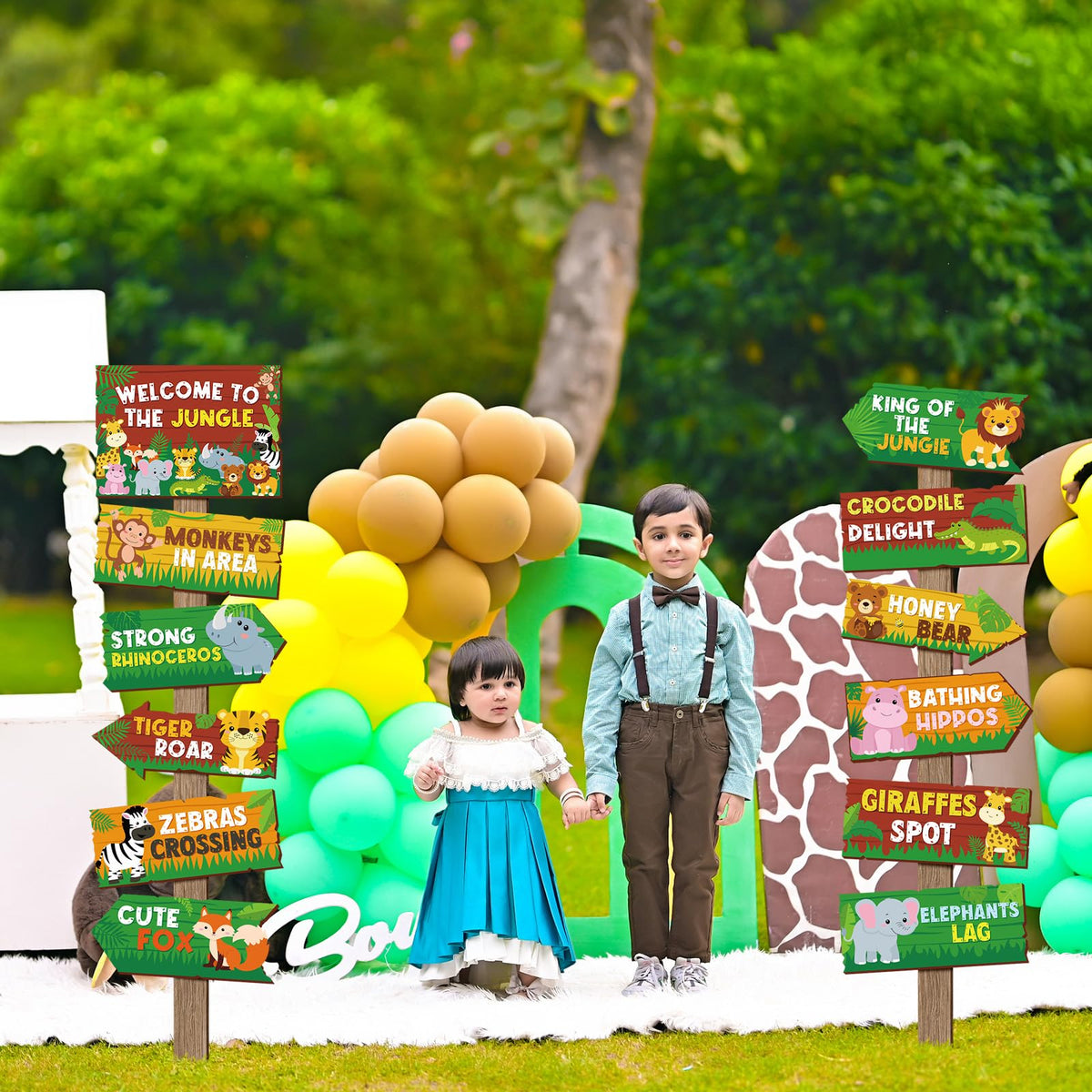 24 Pieces Safari Party Sign for Welcome to Jungle Safari Theme Party Decorations Wild Animal
