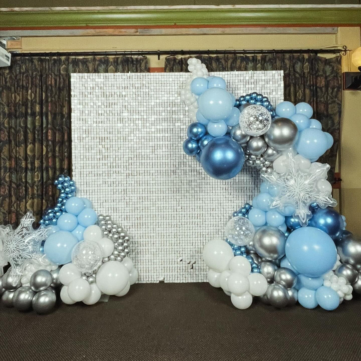 Blue and Silver Balloons Garland Kit, 124pcs Blue White Silver Confetti Metallic Latex Balloons