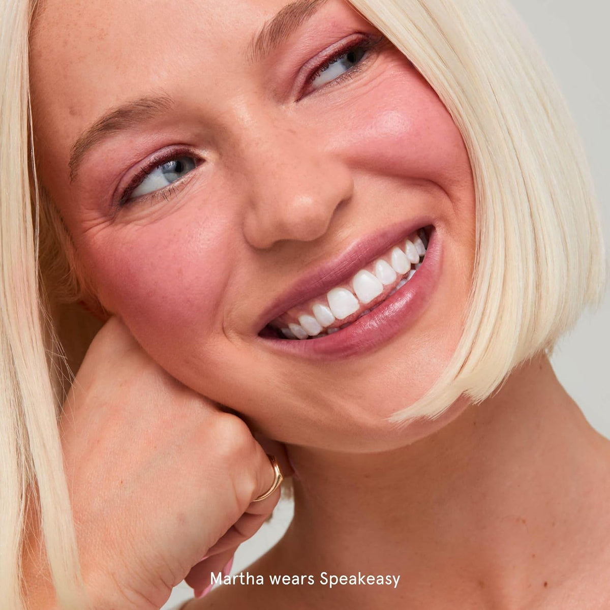 SOSHE Beauty - Blurring Pillow Blush | Featherlight, Cushiony, Cream to Powder Formula | Squalane
