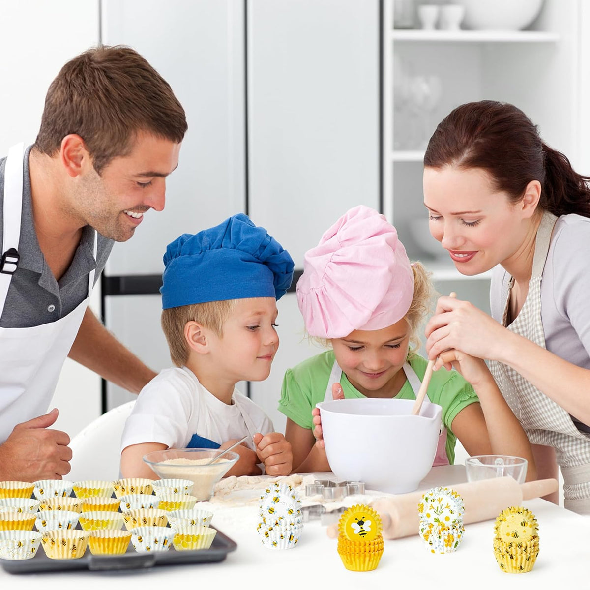 COcnny Bee Mini Cupcake Liners - 600pcs Summer Baking Cups Muffin Paper Cupcakes Wrappers for