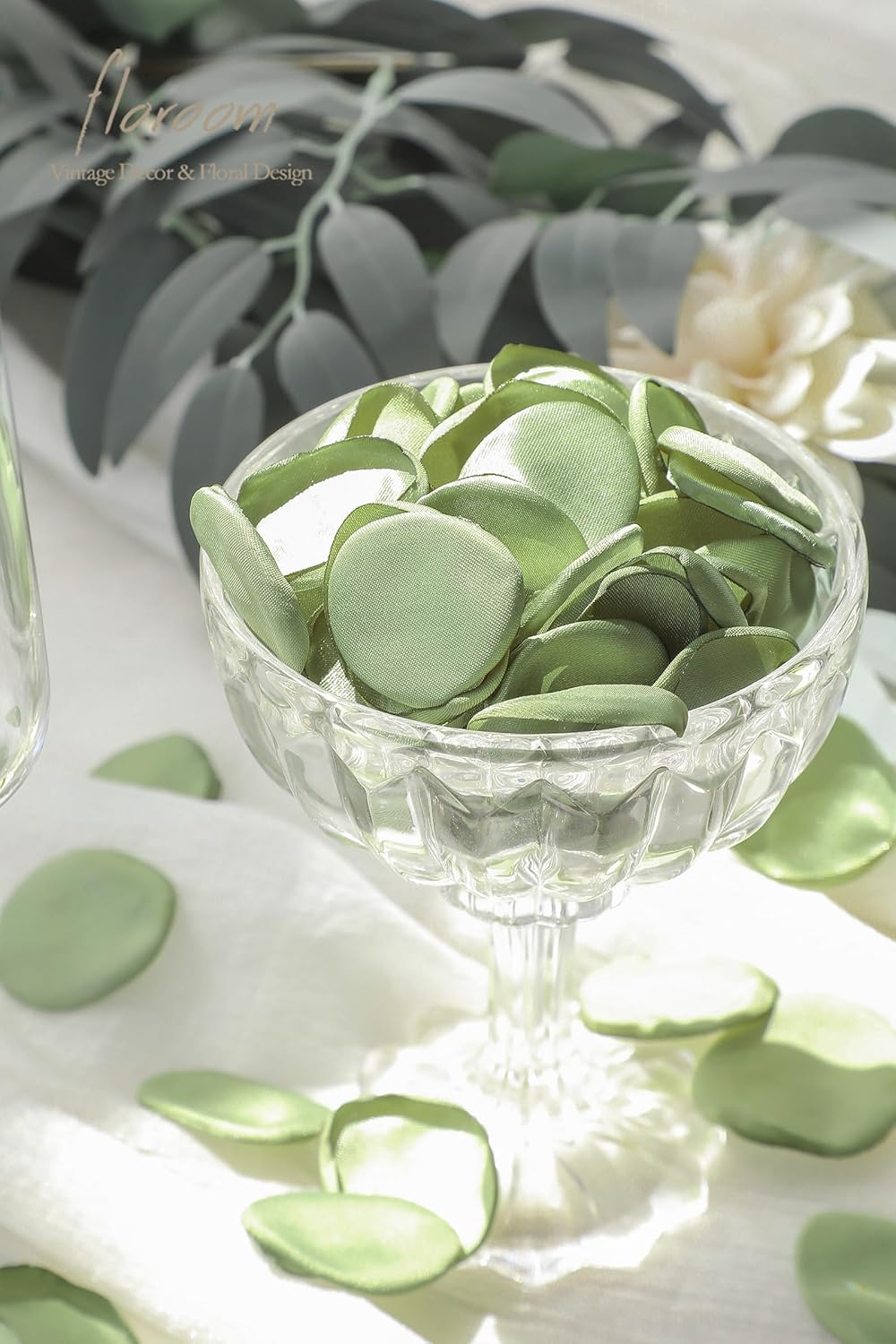 Floroom 300pcs Rose Petals Sage Green Faux Silk Flower Petals for Wedding Flower Girl Basket Aisle