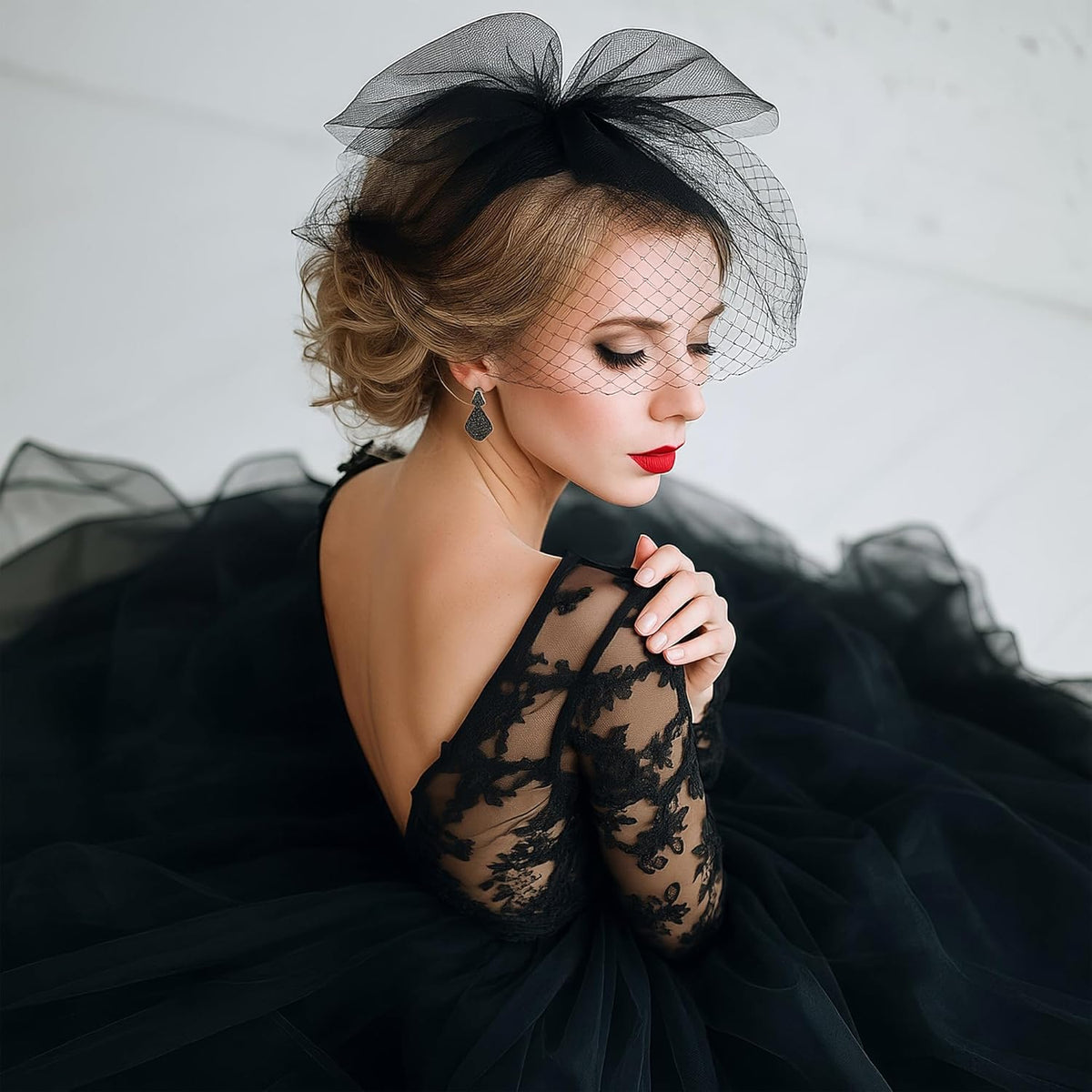 Ayliss Women Mesh Veils Black Bridal Birdcage Short Wedding Face Veil with Clip Tulle Gothic Bride