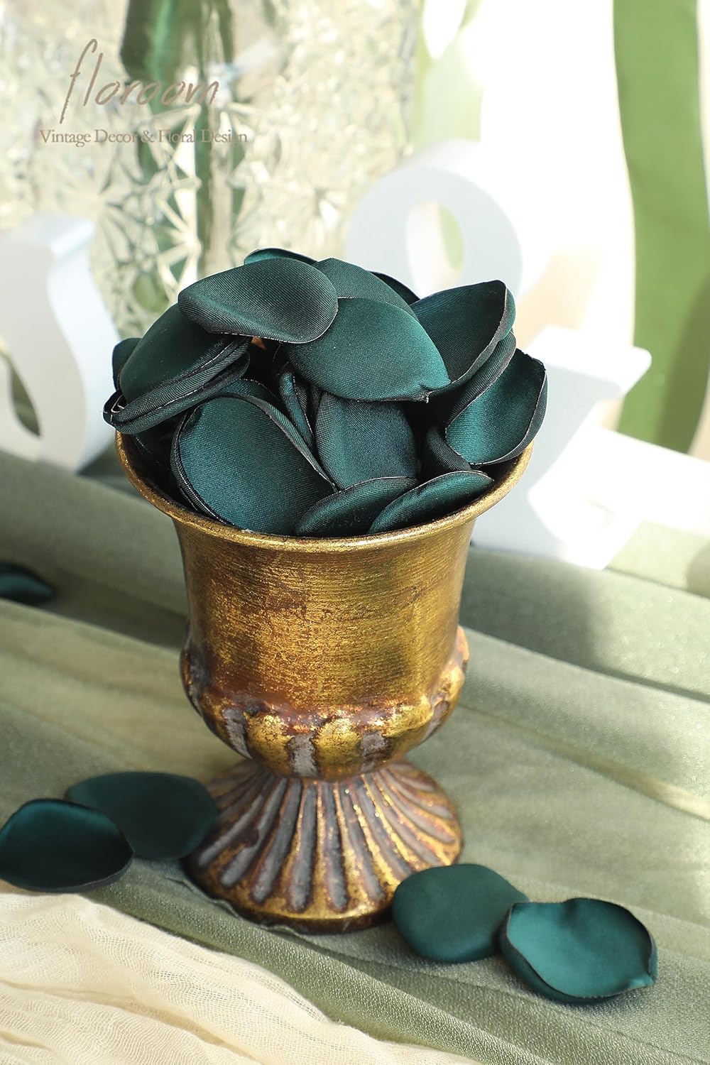 Floroom 300pcs Rose Petals Emerald Green Faux Silk Flower Petals for Wedding Flower Girl Basket