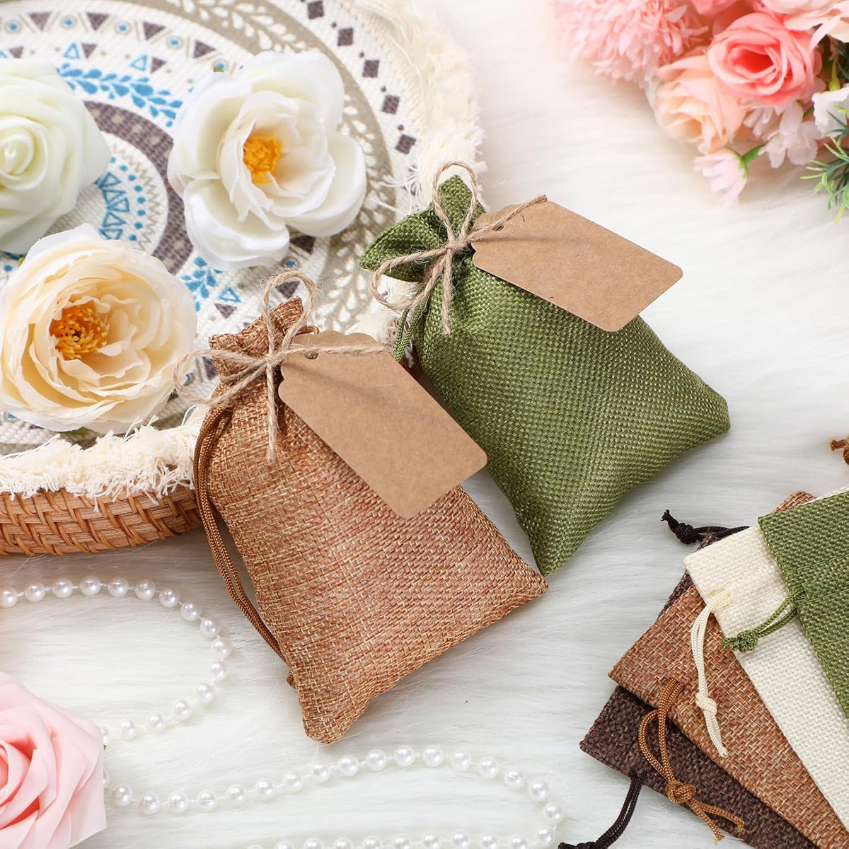 Woanger 100 Pcs Burlap Gift Bags with 100 Pcs Kraft Paper Gift Tags with Drawstring Favor Bulk