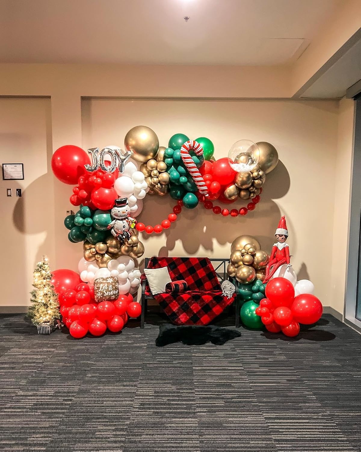 Christmas Balloons Garland Kit, 124pcs Red Green Gold Metallic Latex Balloons Arch for Christmas