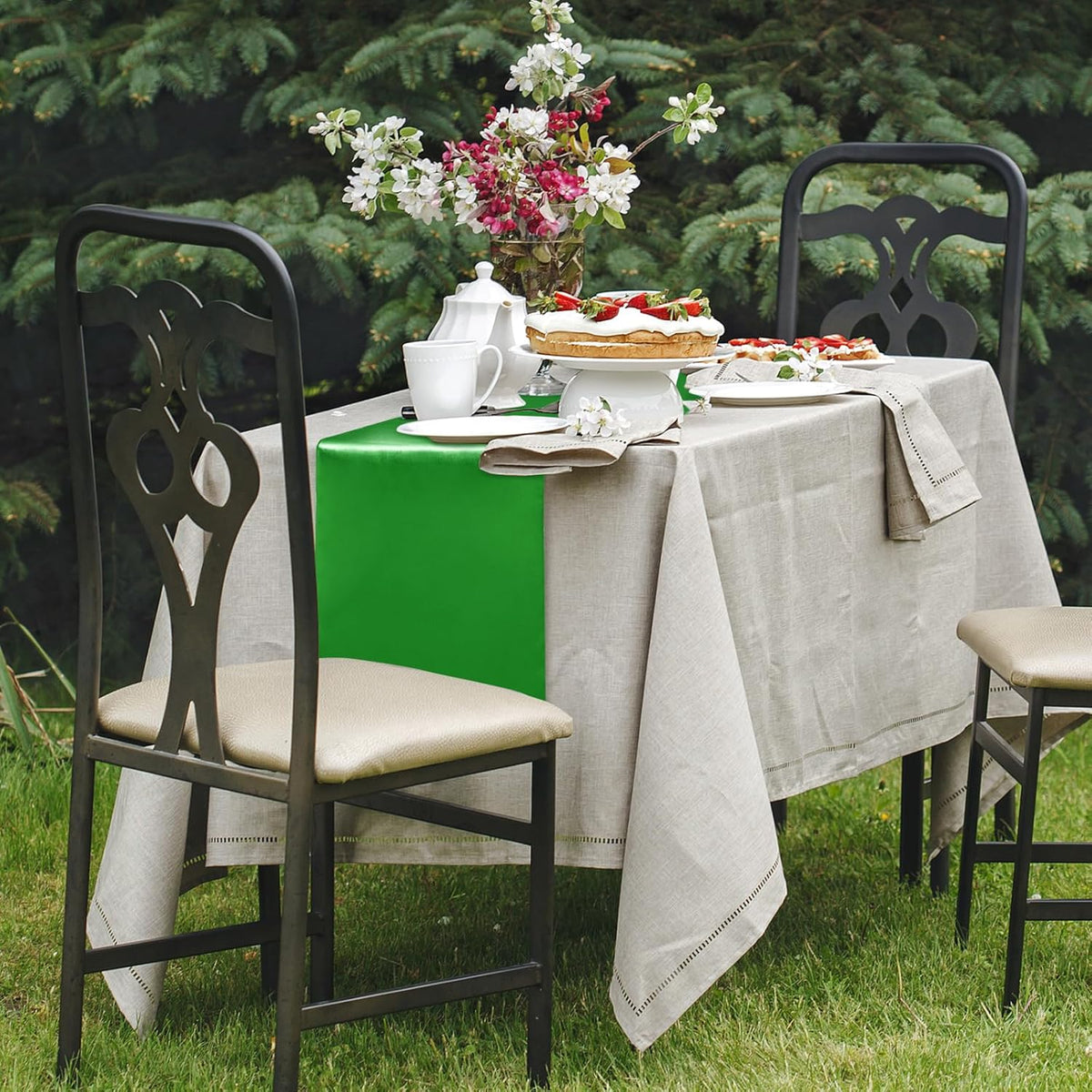 10 Pack Satin Table Runner 12 x 108 Inch Long Emerald Silk Table Runner for Wedding Party Banquet