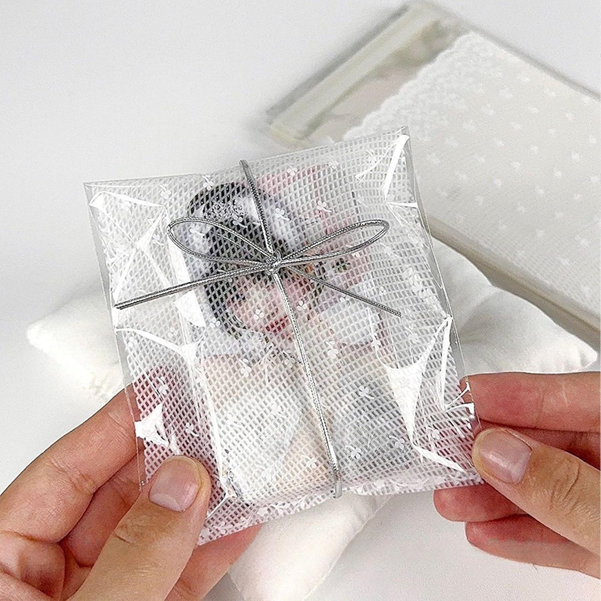 100 Pcs Lace Cellophane Bags, 5.9x3.9in White Self Sealing Cello Bag Clear Cookie Resealable