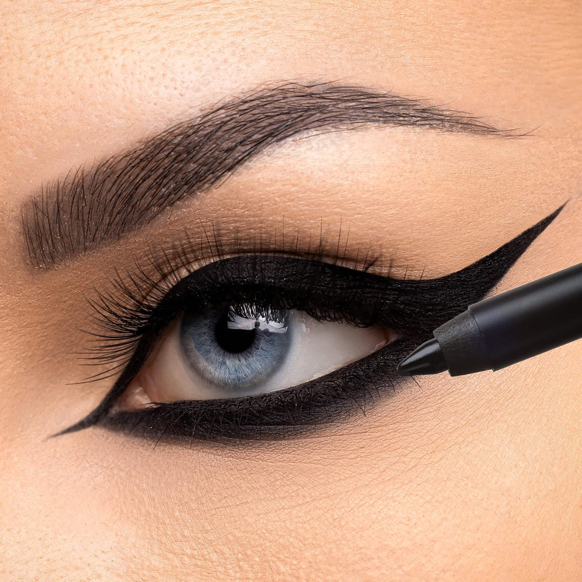 K7L Deep Black Eyeliner (Vegan) - Waterline Application and Versatile Eyeliner that is Waterproof