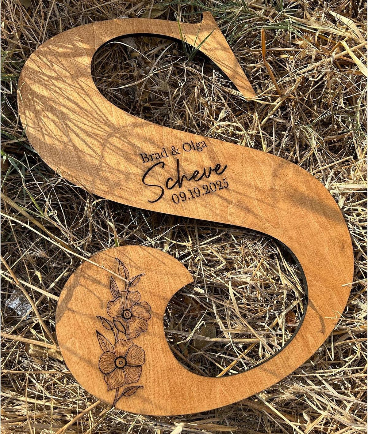 Wedding Guestbook Sign for Couple - Personalized Round Wooden Sign with Initial Letter, Rustic